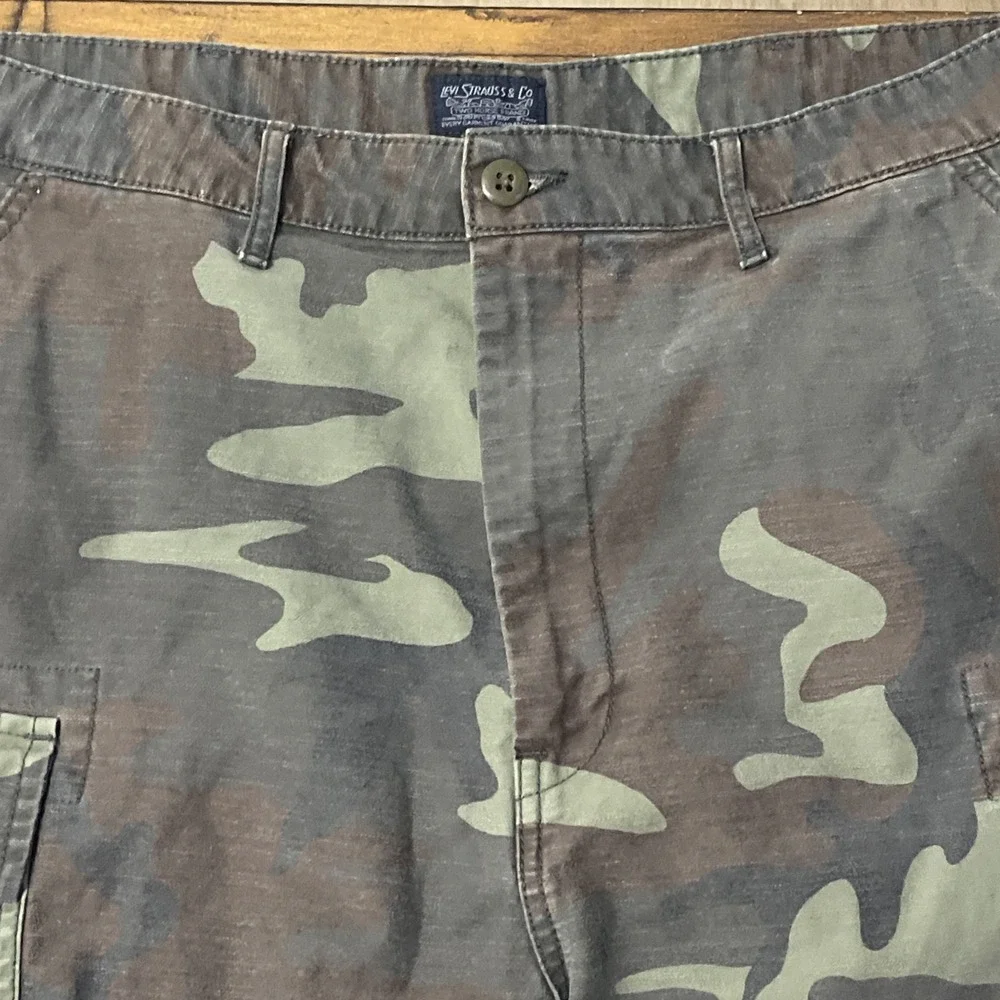 Levi's Cargo Shorts Men's Size 40 Camouflage Military Baggy‎ Skater Hipster Y2K